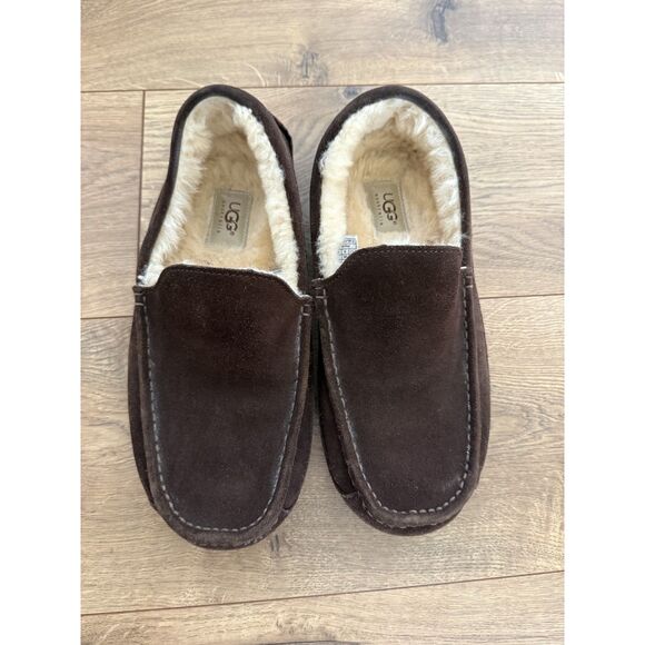 Disney Christmas 2025 Lil Rin Rin Plush Badge Red New